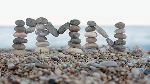 I'MN Rocks on Beach